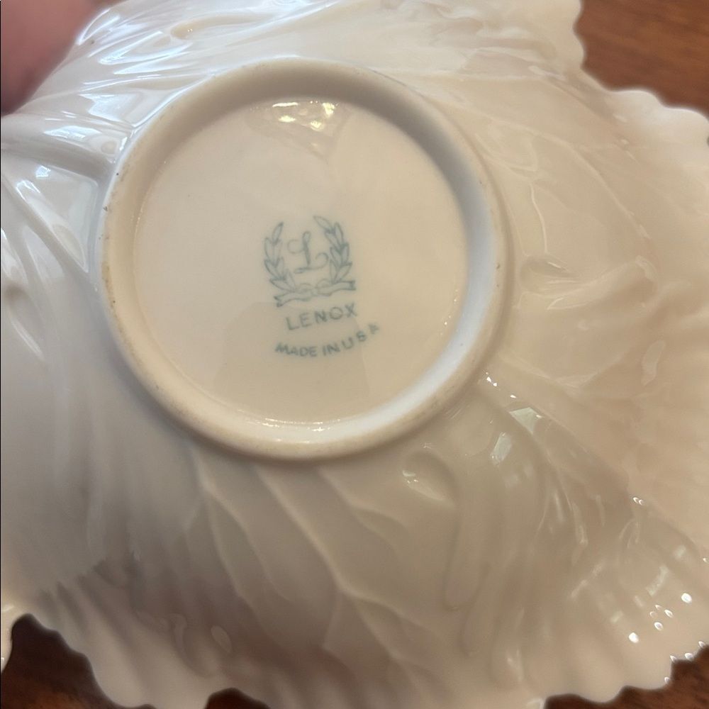 Lenox Double Leaf Leaves Cream Gold Candy Trinket Catch All Dish Made in USA - Picture 9 of 9